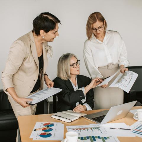 Features of Human Resource Management Software and Their Benefits to Businesses