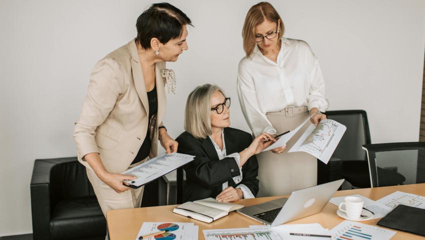 Features of Human Resource Management Software and Their Benefits to Businesses